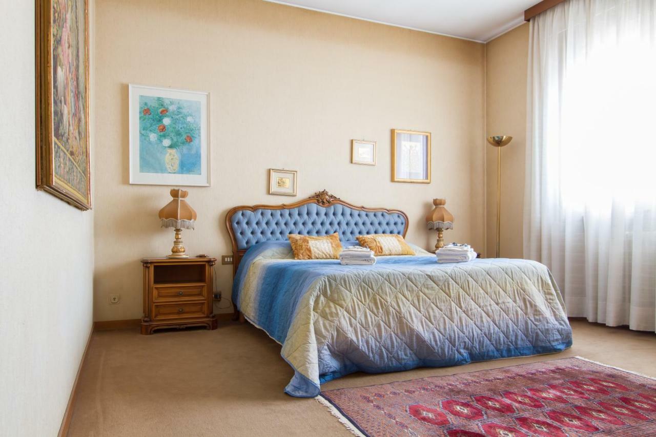 Appartamento Ampio E Indipendente Con Vista Giardino Paderno d'Adda Eksteriør billede